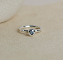 Kép betöltése a galériamegjelenítőbe: ORIGO M gyűrű ausztrál zafírral