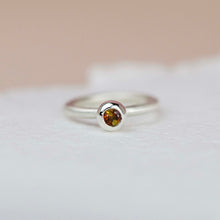 Kép betöltése a galériamegjelenítőbe: ORIGO M ezüst gyűrű turmalinnal - 48 méret