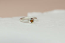 Kép betöltése a galériamegjelenítőbe: ORIGO M ezüst gyűrű turmalinnal - 48 méret