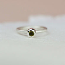 Kép betöltése a galériamegjelenítőbe: ORIGO M ezüst gyűrű turmalinnal - 49 méret