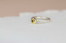 Kép betöltése a galériamegjelenítőbe: ORIGO M gyűrű sárgaarany foglalat sárga zafír - 51 méret