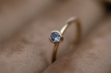 Kép betöltése a galériamegjelenítőbe: Vespera - Természetes Kék Zafír pezsgő arany gyűrű
