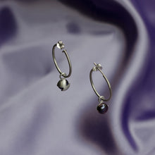 Kép betöltése a galériamegjelenítőbe: ENTRÉE Sizzle Hoop fülbevaló