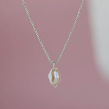 Kép betöltése a galériamegjelenítőbe: Lumina Baroque Nyaklánc