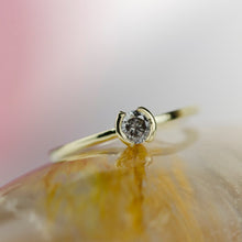 Kép betöltése a galériamegjelenítőbe: Vespera - Salt & Pepper gyémánt sárga arany gyűrű