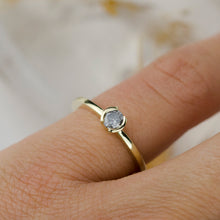 Kép betöltése a galériamegjelenítőbe: Vespera - Salt & Pepper gyémánt sárga arany gyűrű