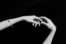 Kép betöltése a galériamegjelenítőbe: VOICE - U Karkötő