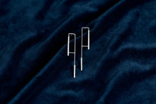 Kép betöltése a galériamegjelenítőbe: VOICE - Y Fülbevaló