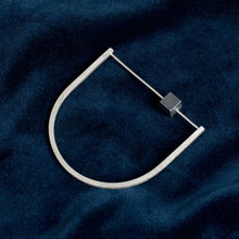 Kép betöltése a galériamegjelenítőbe: VOICE - U Karkötő