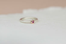 Kép betöltése a galériamegjelenítőbe: ORIGO Candy gyűrű rozéarany foglalat mályva zafírral - 49 méret
