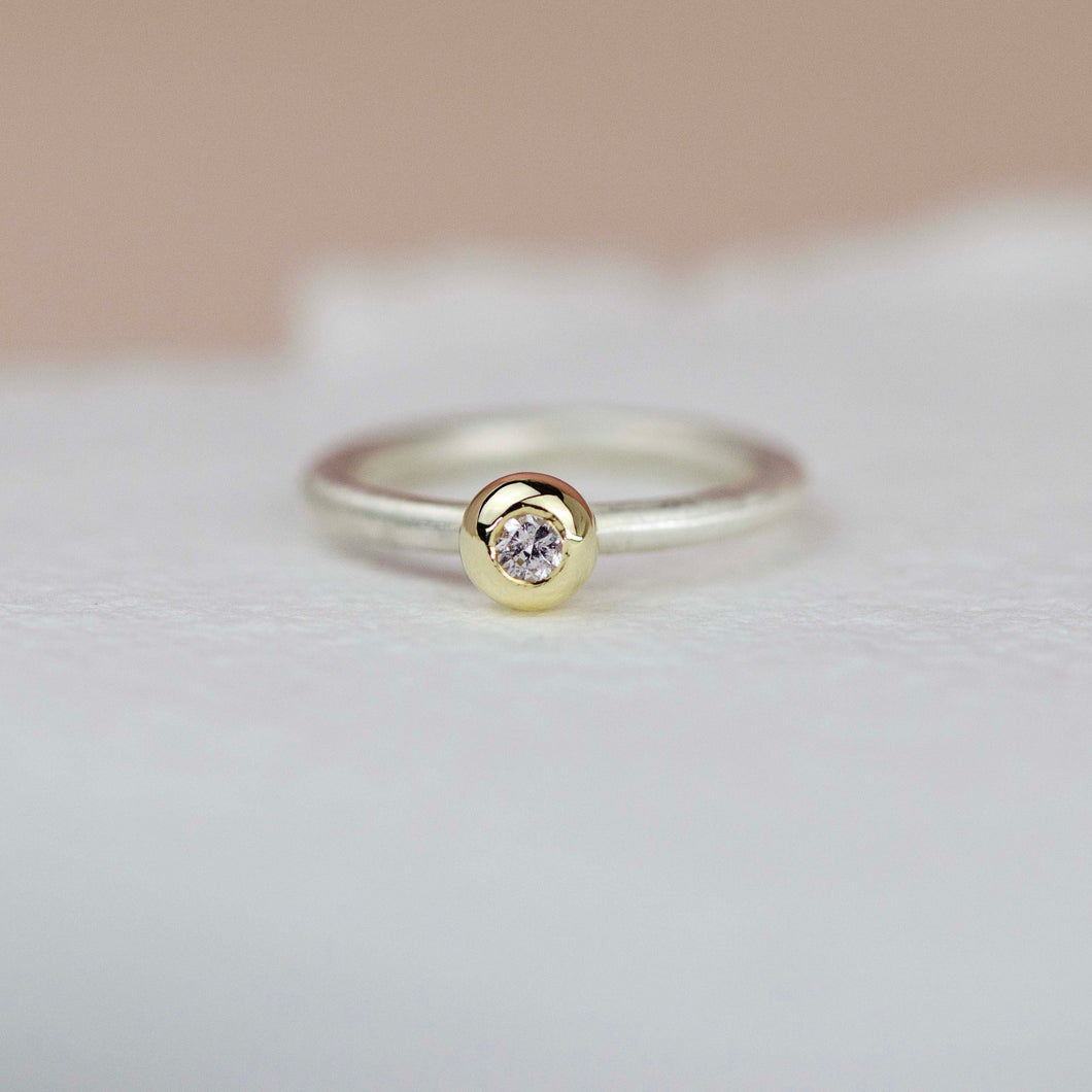 ORIGO S gyűrű sárgaarany foglalat fehér zafír - 54 méret