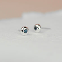 Kép betöltése a galériamegjelenítőbe: ORIGO Sphere M fülbevaló - ausztrál kék zafírral
