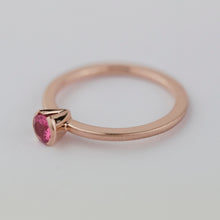 Kép betöltése a galériamegjelenítőbe: Vespera - Rózsaszín spinell rozéarany gyűrű
